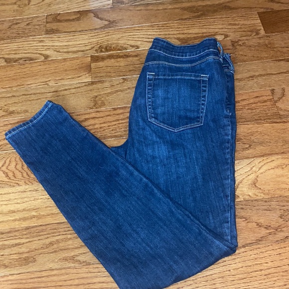 Bullhead Skinny Jeans - Picture 3 of 6